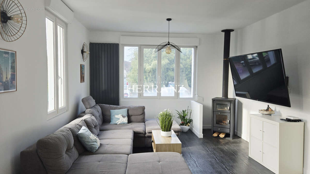 Appartement à MONTGUYON