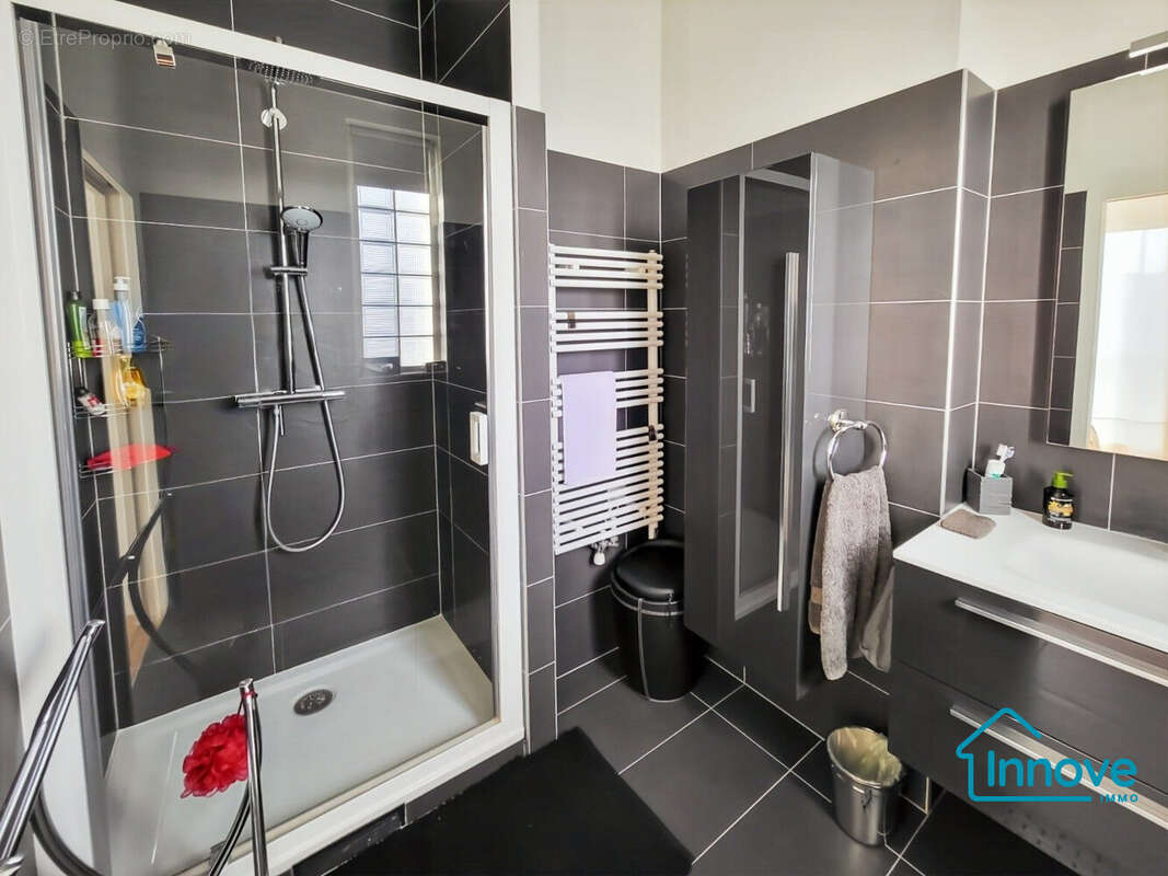 Appartement à PARIS-14E