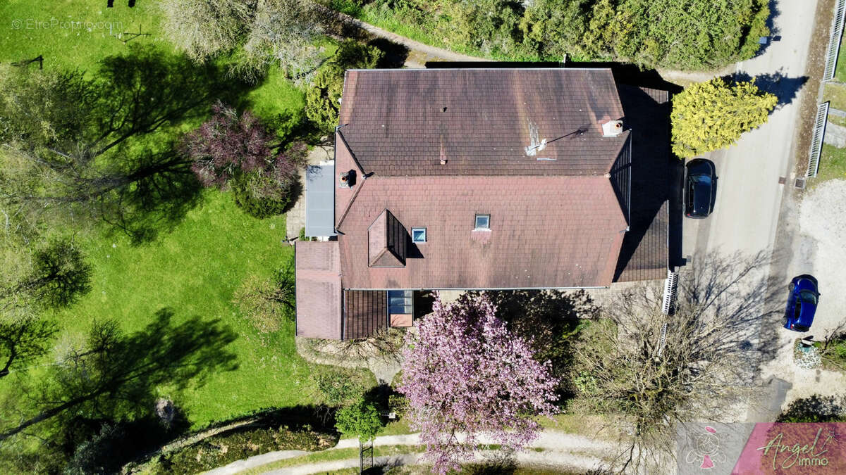 Maison en pierre de caractère 245 m2 5 chambres beaux volumes DPE C - photo 18