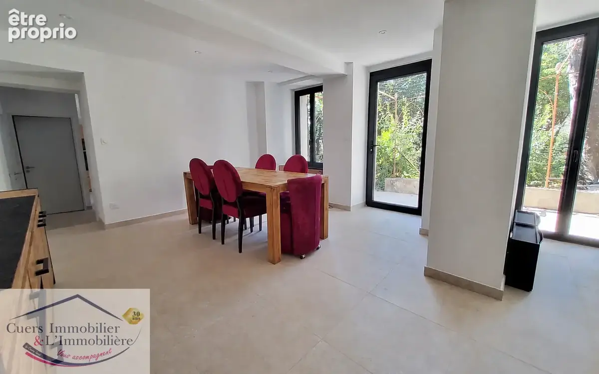 CUERS, propriété T6 -  182m2 + dépendance 50m2 - photo 6