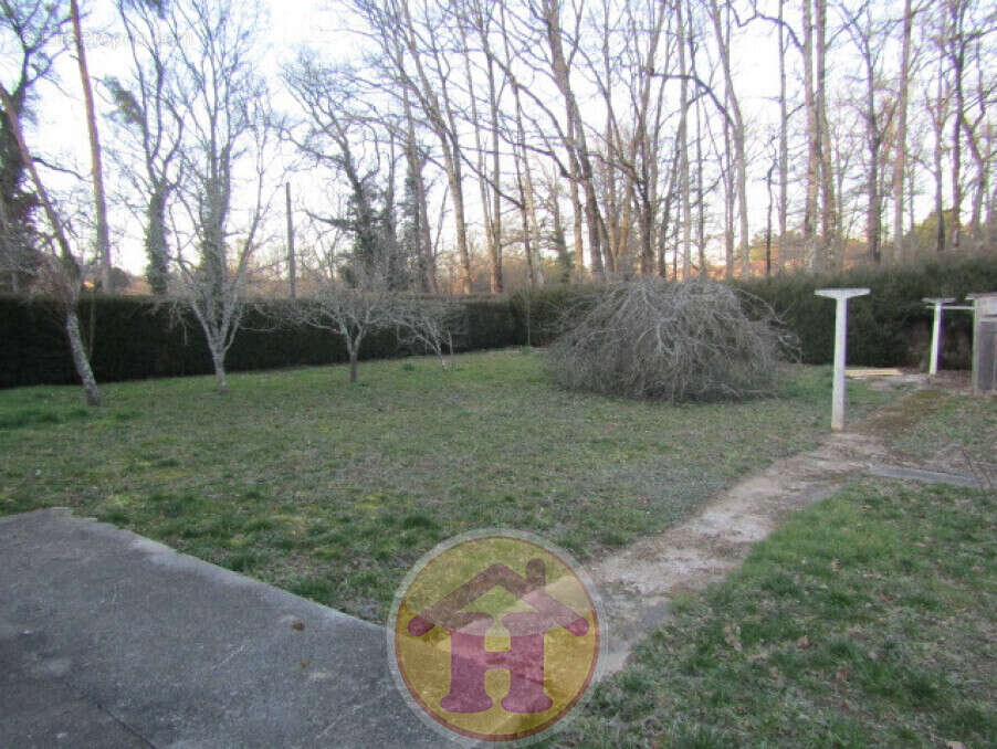 Maison à SAINT-LAURENT-SUR-GORRE