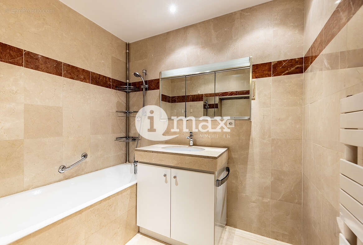 Appartement à LEVALLOIS-PERRET