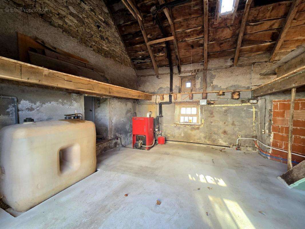 Maison à COMPS-LA-GRAND-VILLE