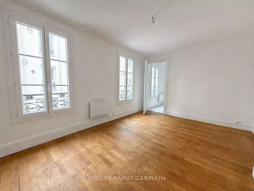 Appartement à PARIS-3E