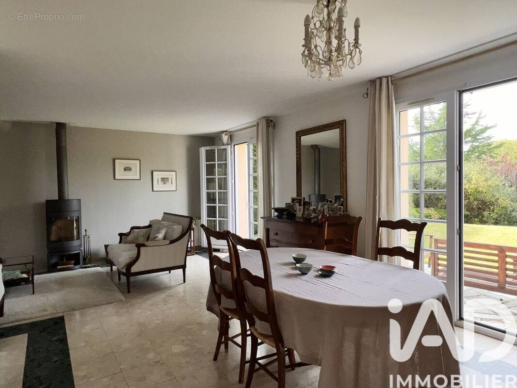 Photo 1 - Maison à VERNEUIL-SUR-SEINE