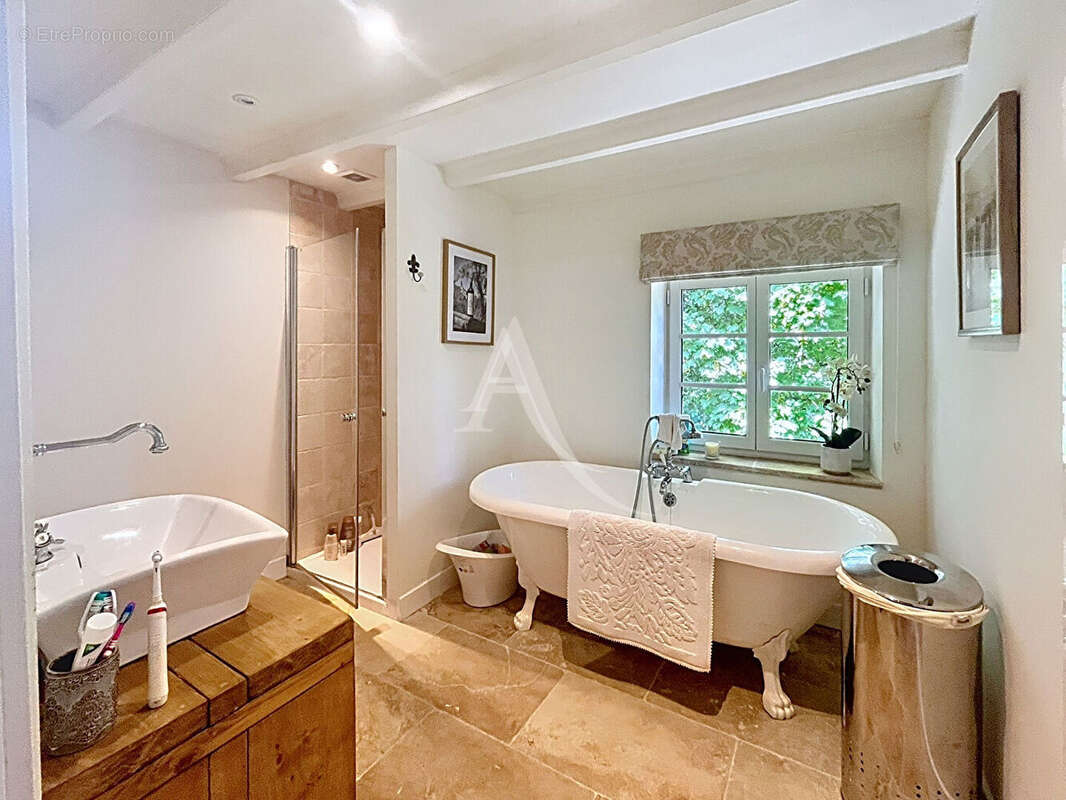 Élégante maison en pierre avec vue dégagée sur la rivière, piscine - photo 11