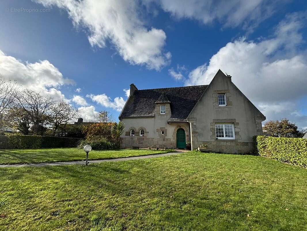 Maison à GUIPRONVEL