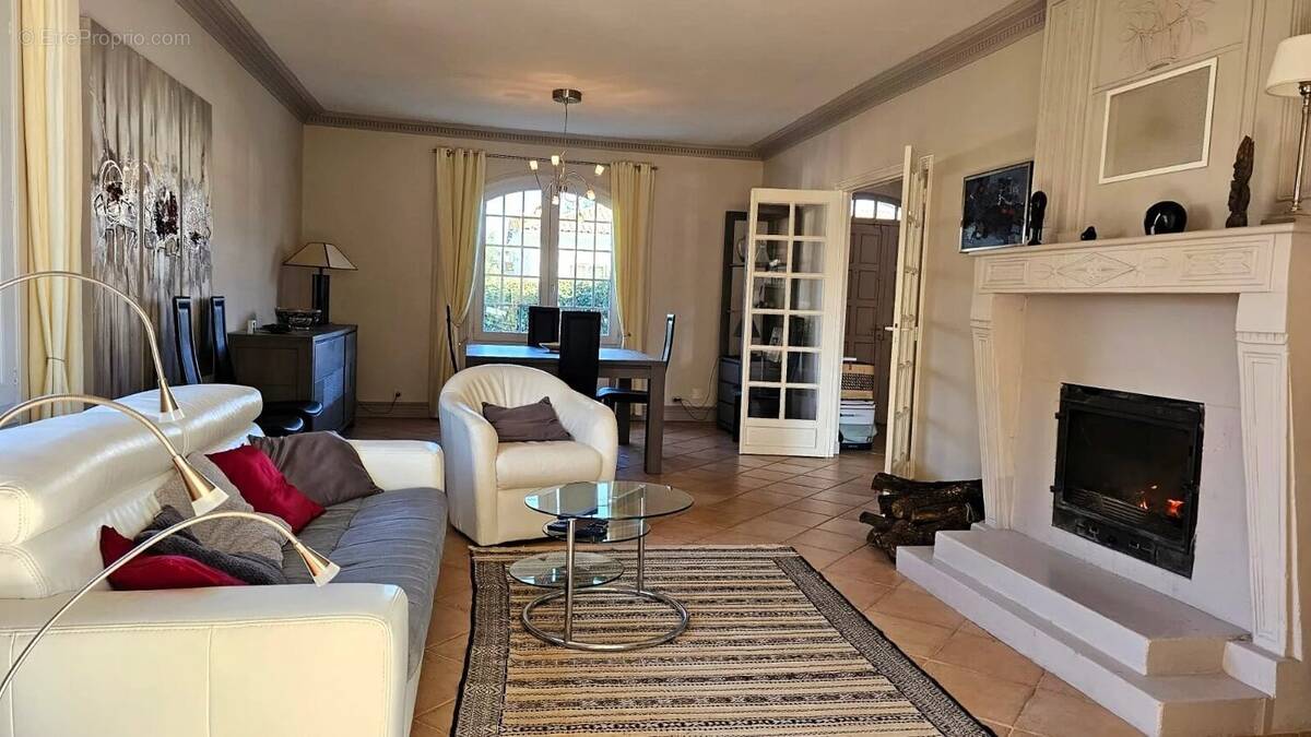 Maison à VAUX-SUR-MER