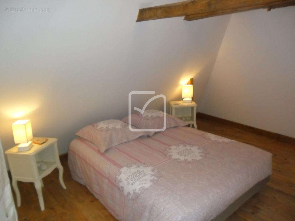 Maison à CARSAC-AILLAC