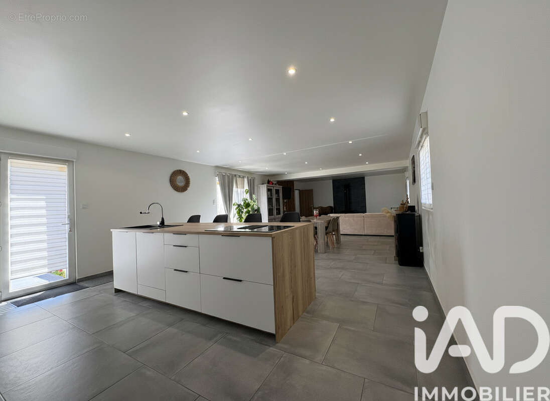 Maison 288 m² à Bourthes  - photo 2