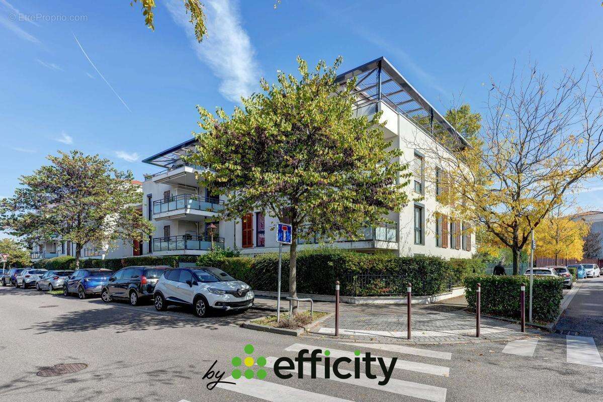 Appartement à SAINT-BONNET-DE-MURE