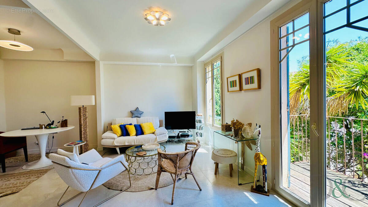 Maison à BORMES-LES-MIMOSAS