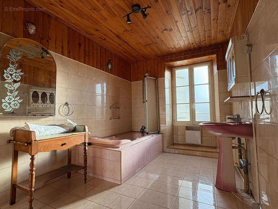 Maison à SURGERES