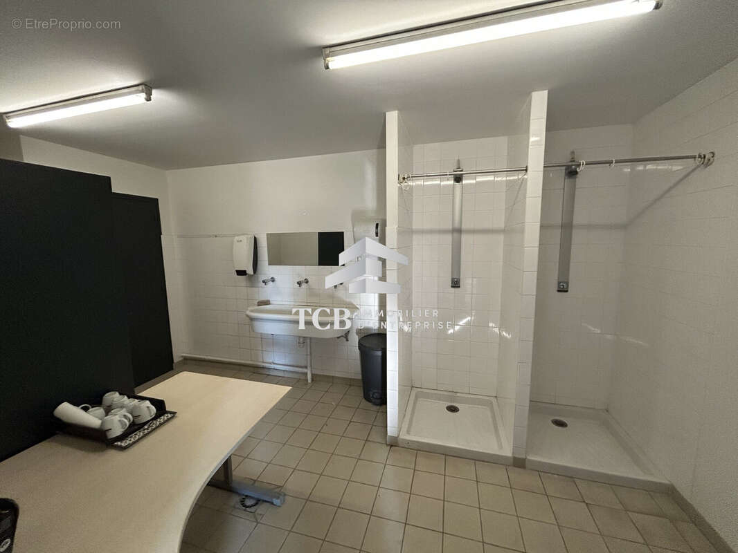 Commerce à LA HAIE-FOUASSIERE