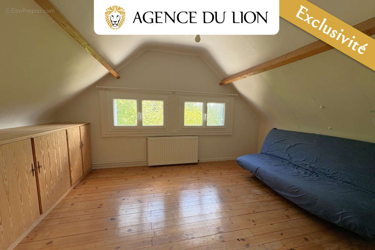 Maison à CHERISY