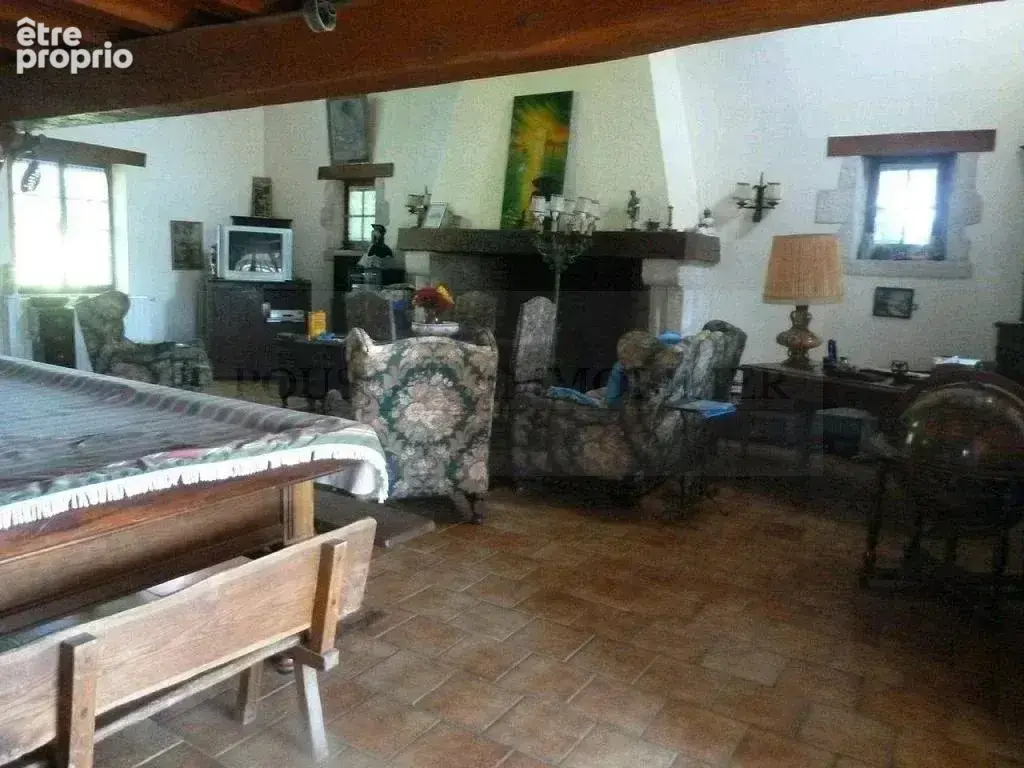 Imposante ancienne propriete de caractere en pierre, avec double garage - photo 7
