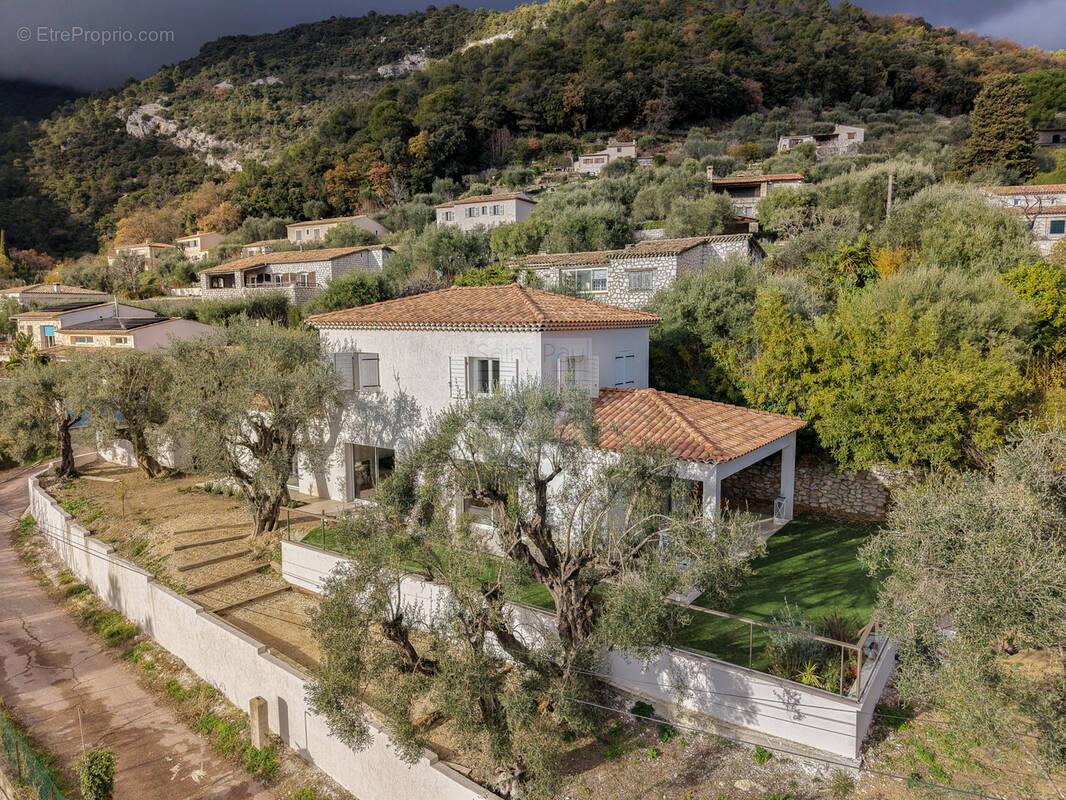 Maison à TOURRETTES-SUR-LOUP
