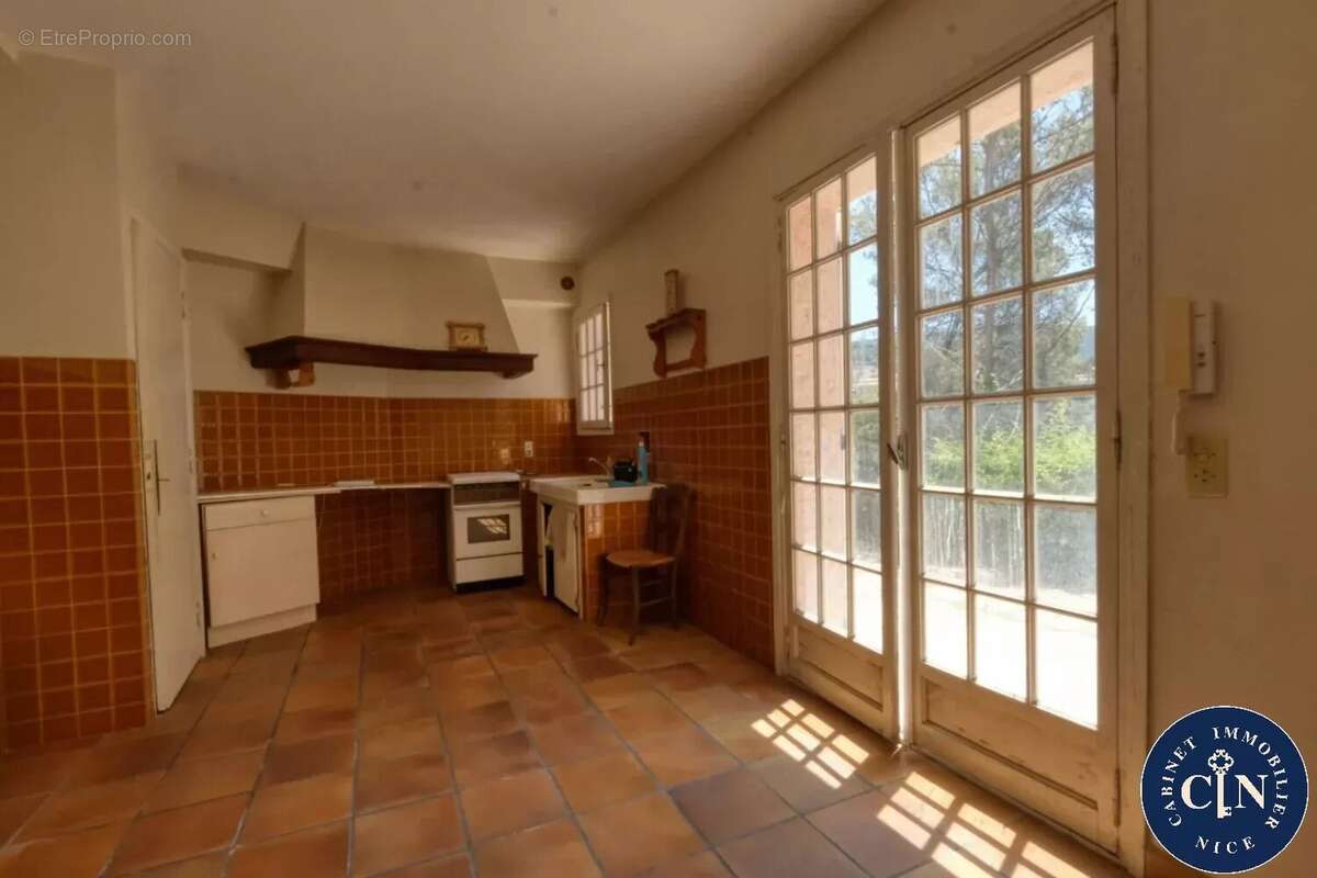 Maison 246 m² à Drap  - photo 7