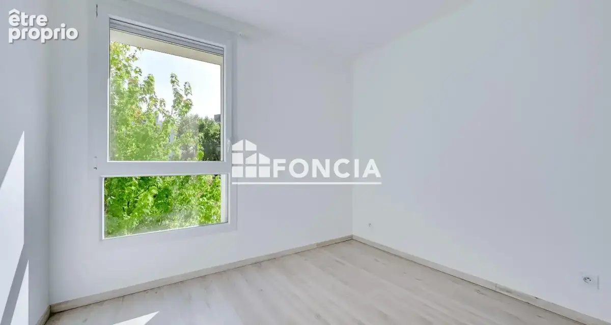 Villeurbanne (Villette-Paul Bert) – Appartement T3 de 67 m² avec balcon et garage boxé, proche tramway et gare de la Part-Dieu - photo 6