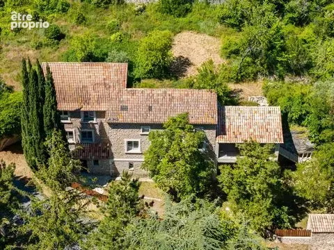 Maison à BONNIEUX