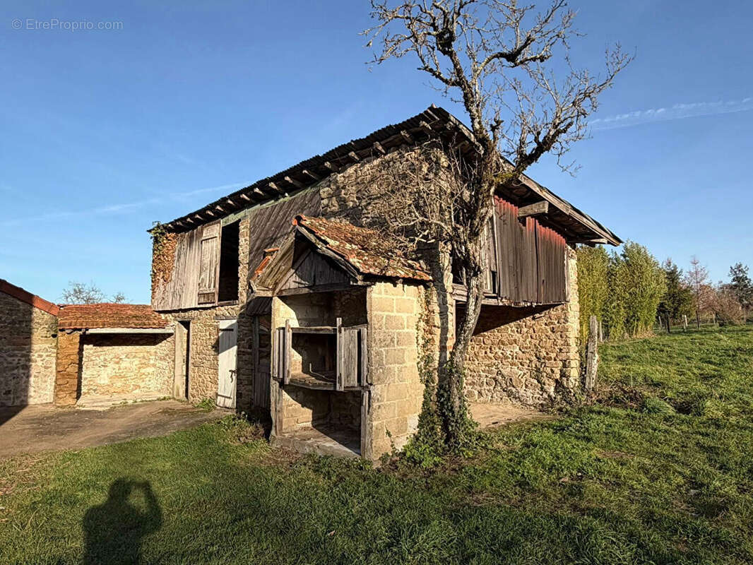 Maison à CHATEAUPONSAC