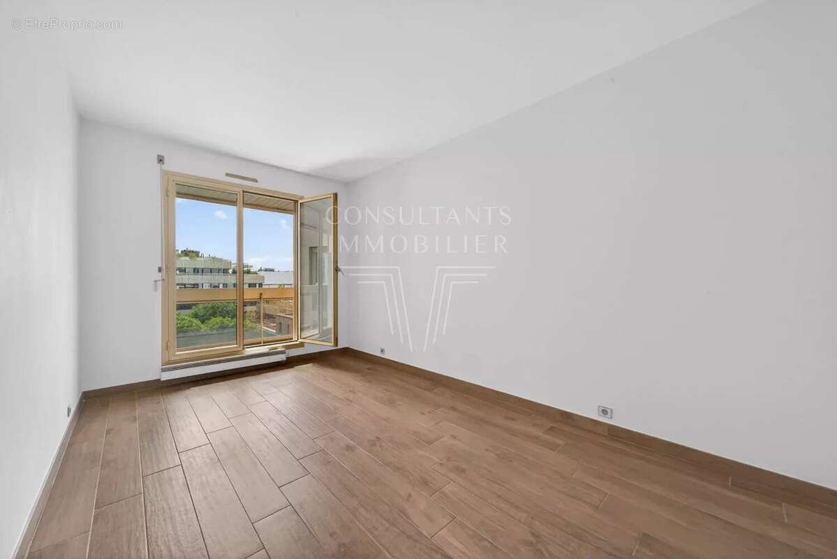 Appartement à PARIS-8E