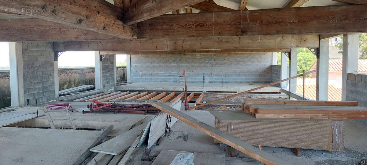 OPPORTUNITE RARE - Immeuble de plus de 1 000 m2 à rénover - photo 6