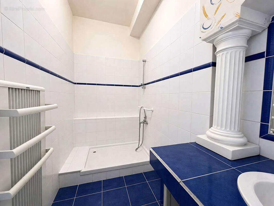 Appartement à MARSEILLE-2E