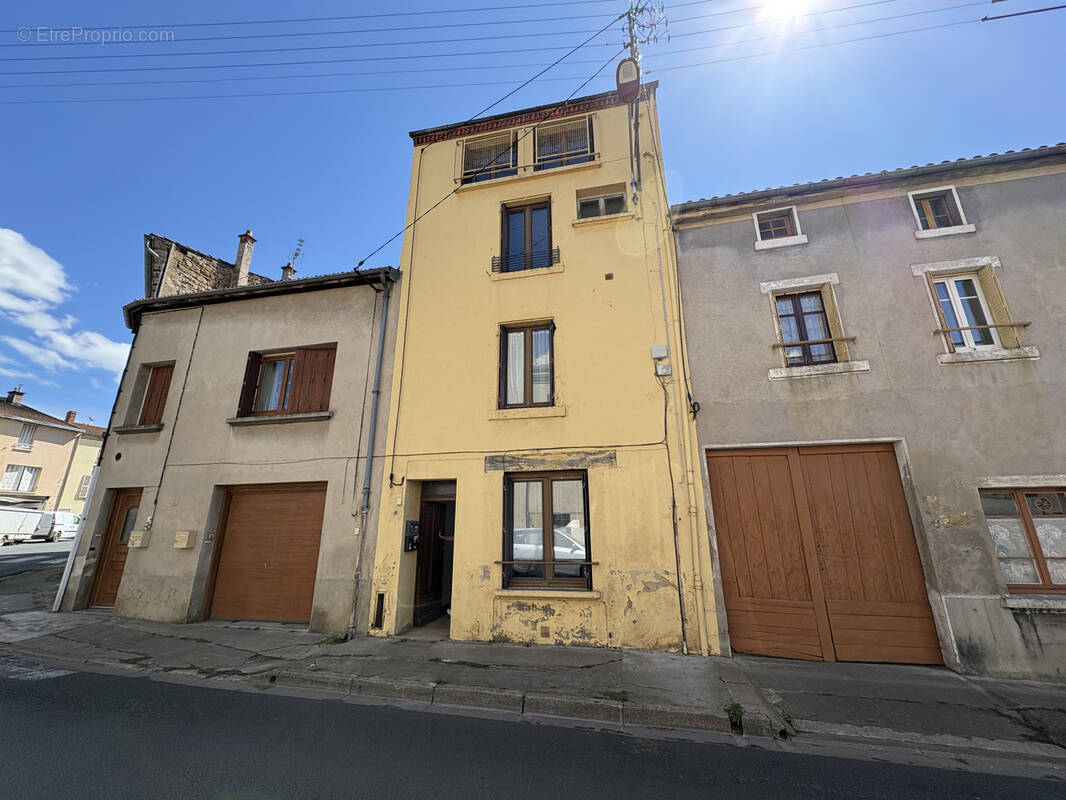 Appartement à VIC-LE-COMTE