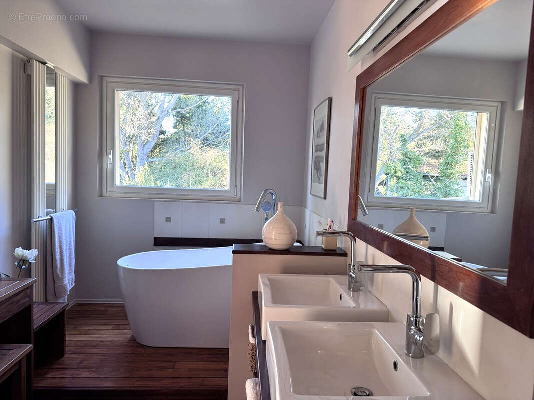 Maison à VILLENEUVE-LES-AVIGNON