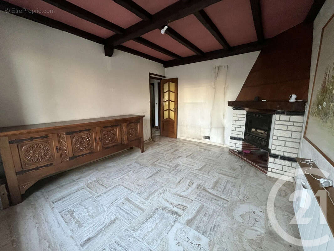 Maison à SAINT-MAUR-DES-FOSSES