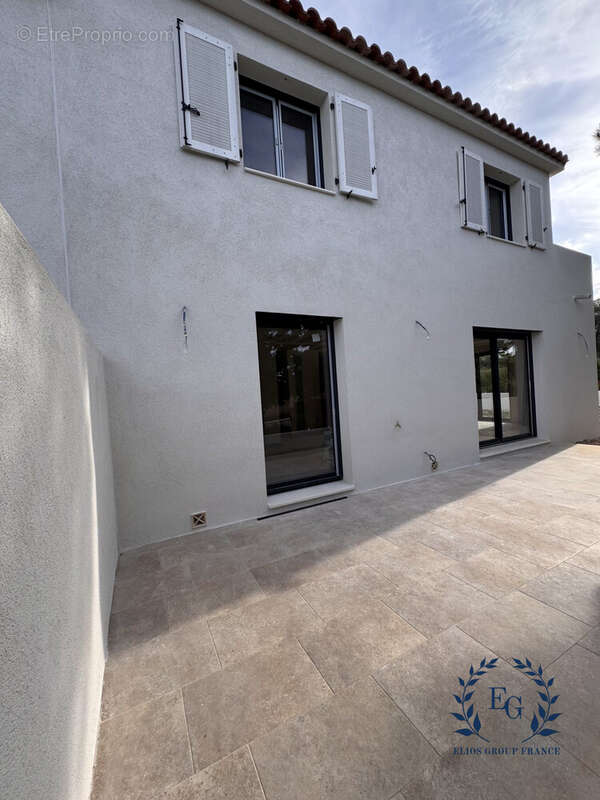 Maison à MEYREUIL