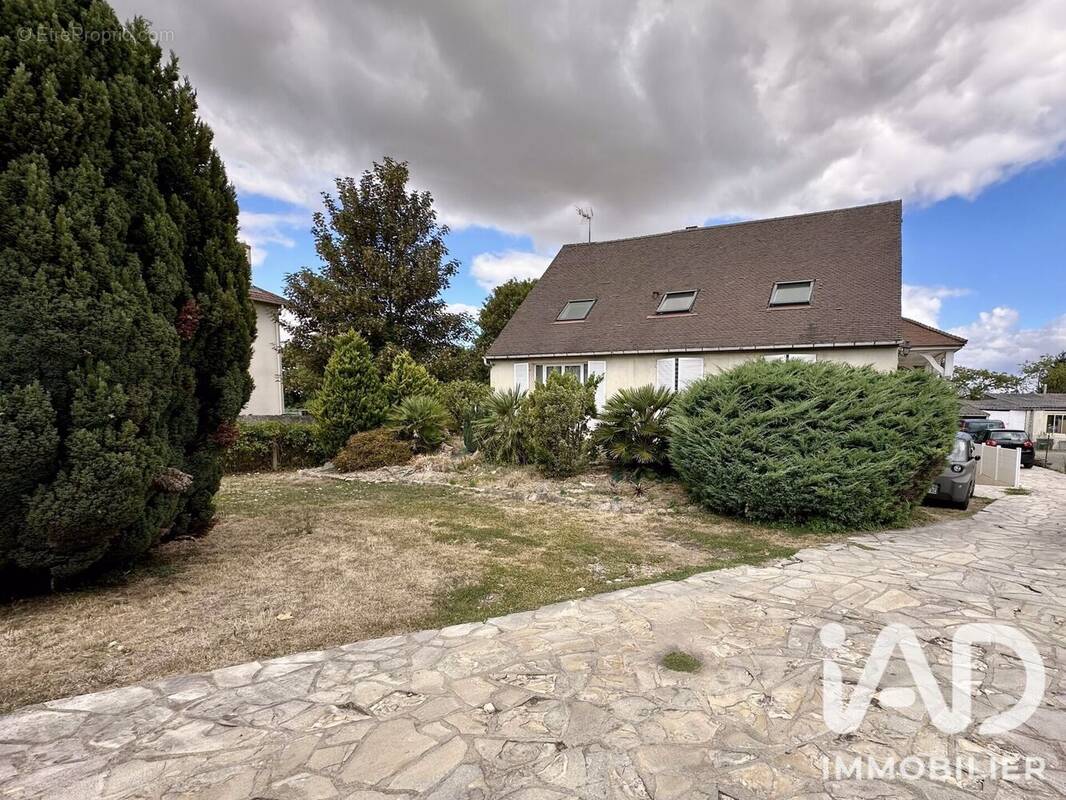 Maison 177 m² à Mery-Sur-Oise  - photo 1