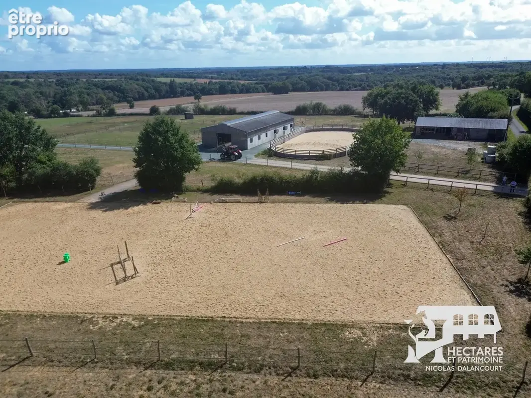 Propriété équestre  14,5 ha  maison rénovée  installations récentes - photo 1