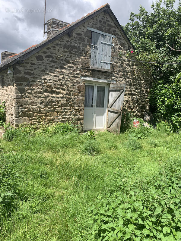 Maison à AMBRIERES-LES-VALLEES