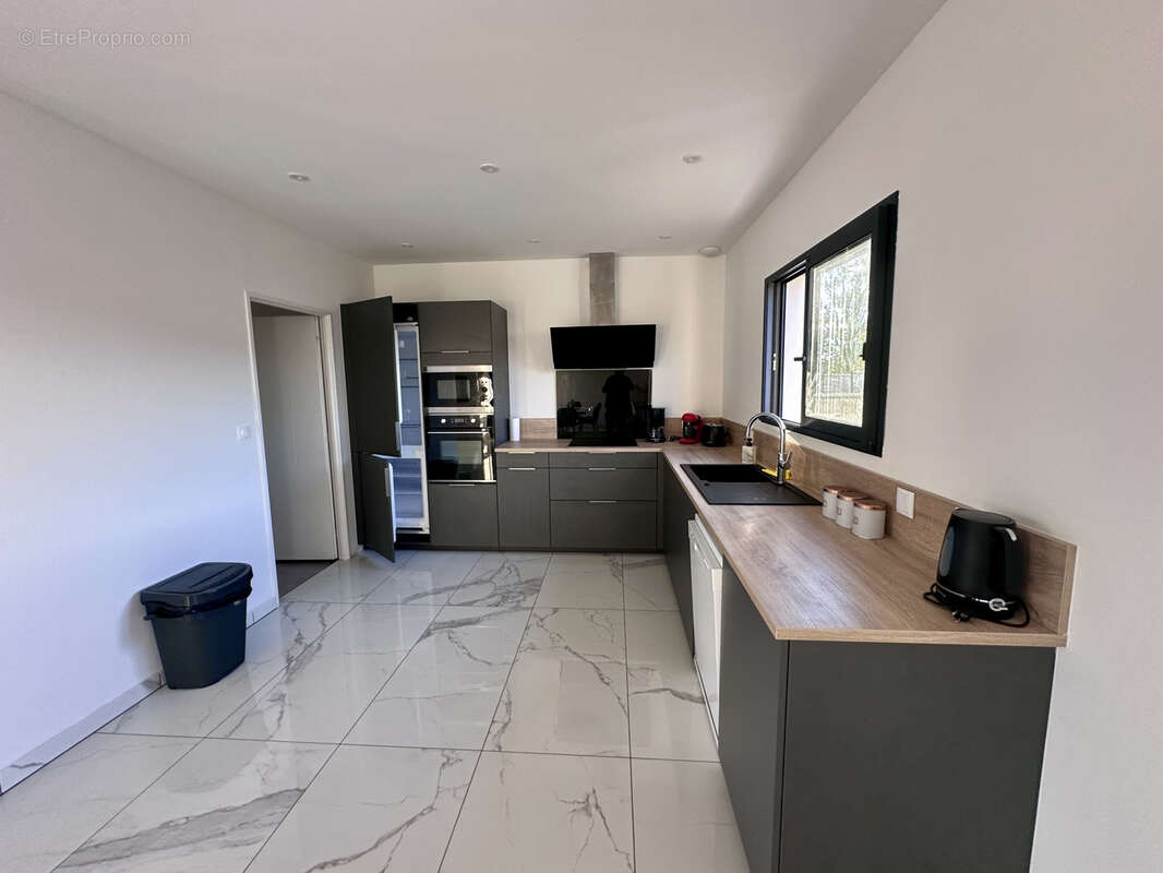 Maison à COURS-DE-PILE