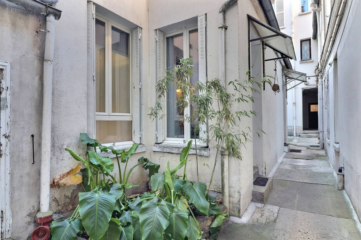 Appartement à PARIS-14E