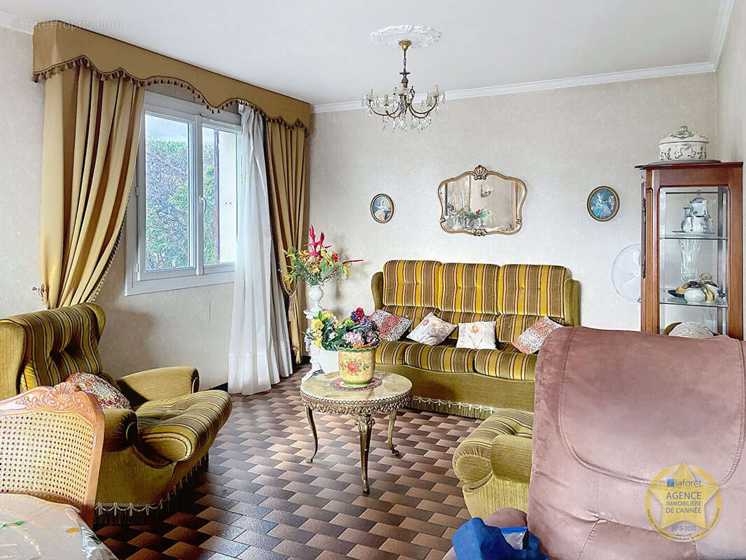 Maison à LES ANGLES