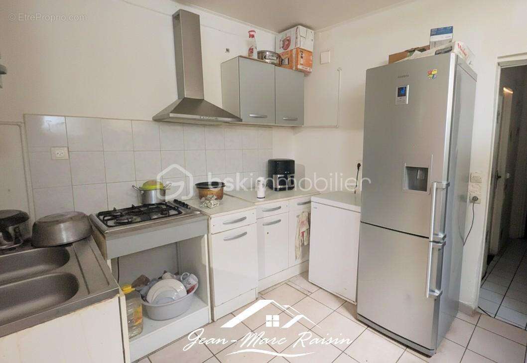 Appartement à VAUJOURS