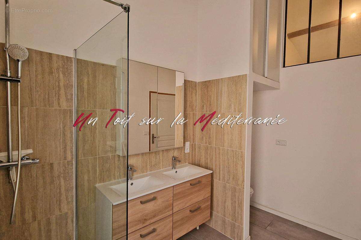 Appartement à SOLLIES-PONT
