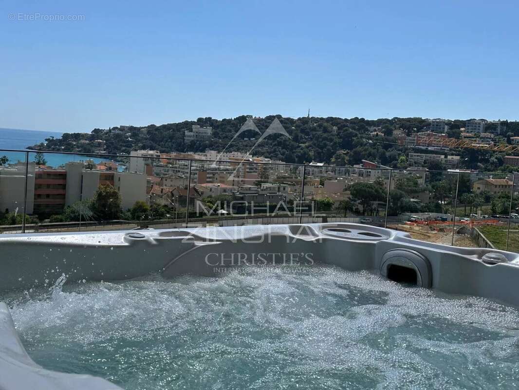 Appartement à ROQUEBRUNE-CAP-MARTIN