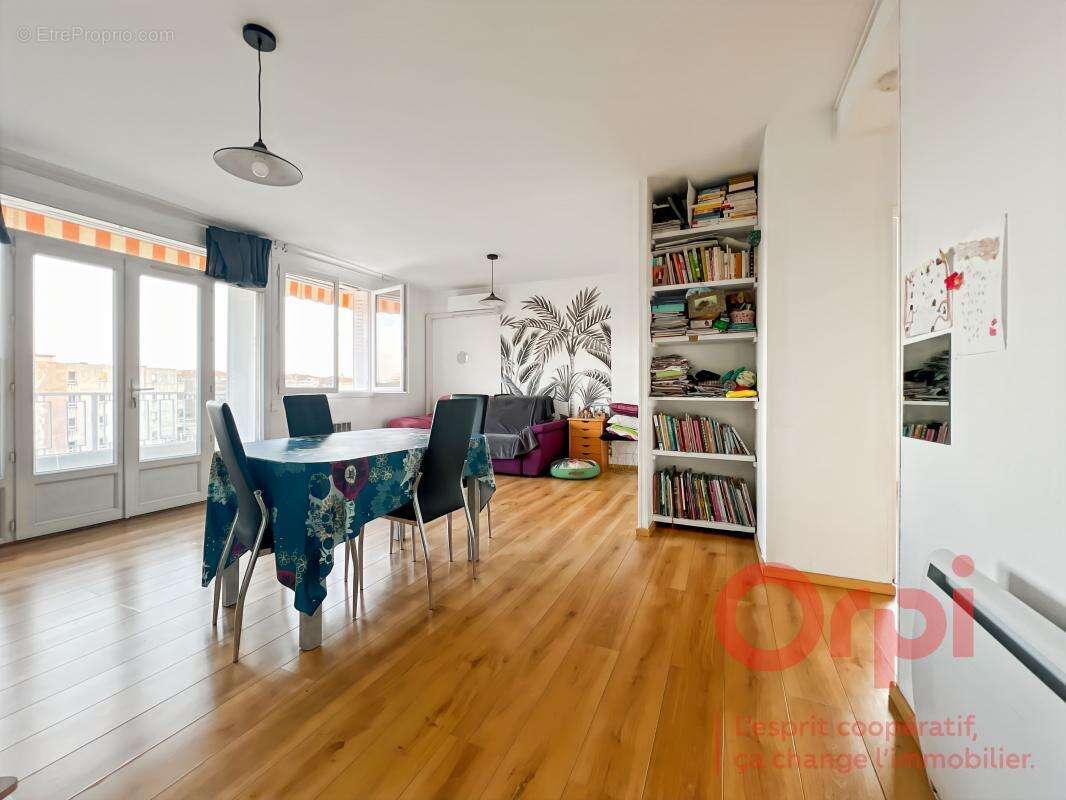 Appartement à FREJUS