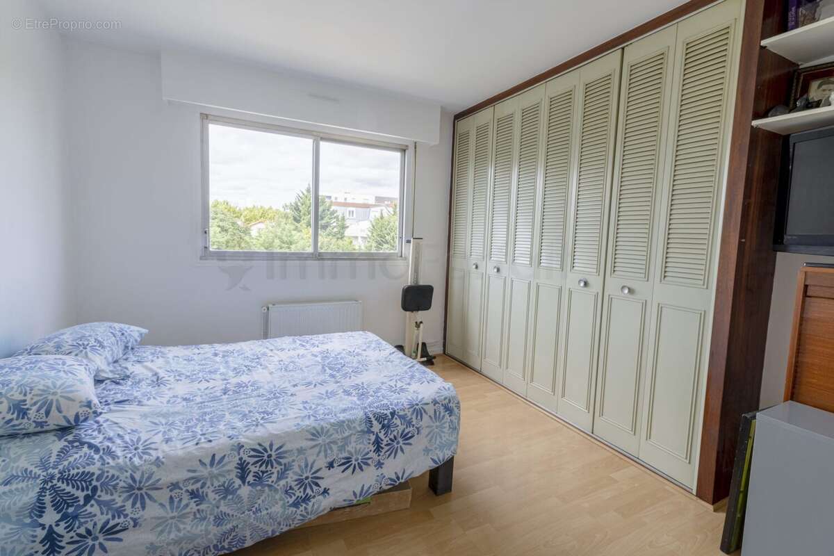 Appartement à LES PAVILLONS-SOUS-BOIS