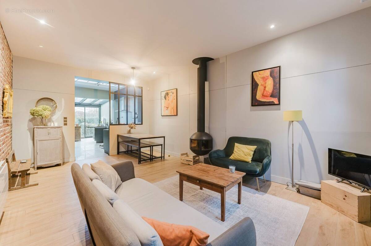 Salon - Maison à VILLENEUVE-D&#039;ASCQ