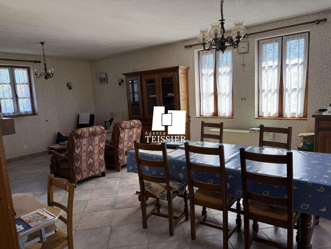 Maison à LABLACHERE