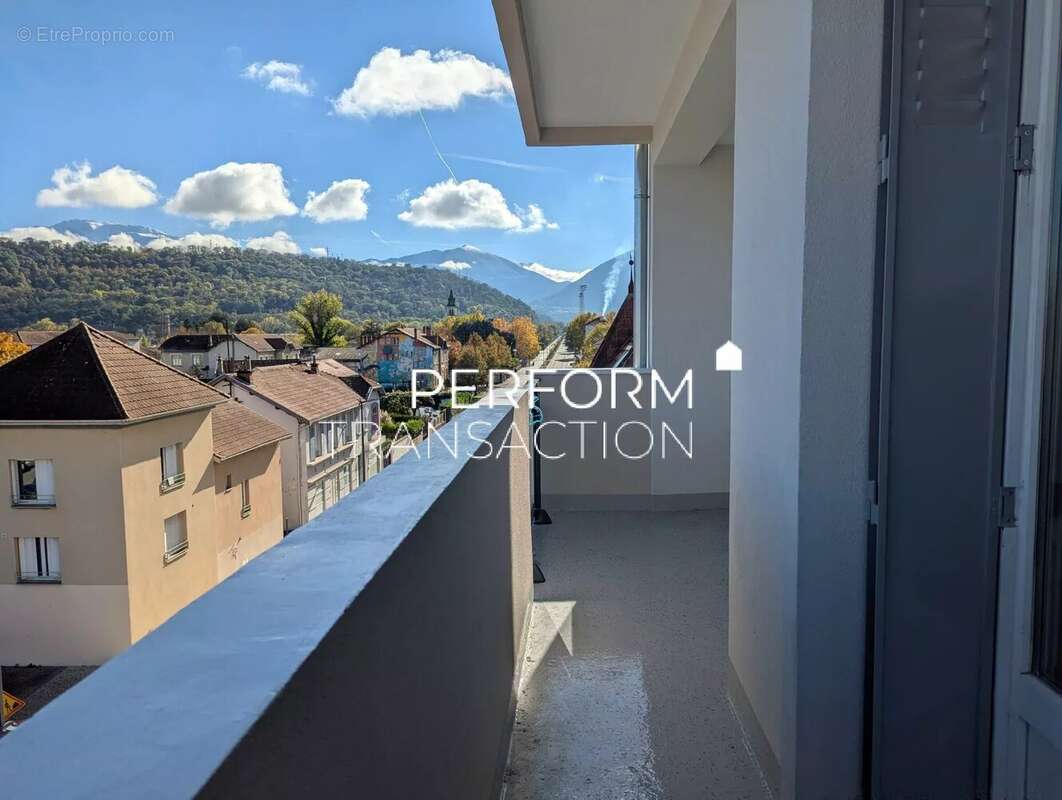 Appartement à LE PONT-DE-CLAIX