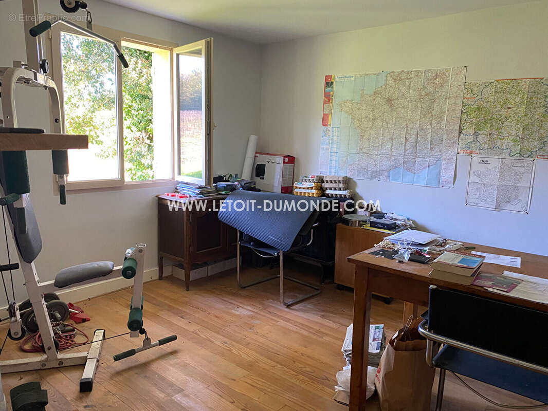 Maison à SAINT-GERMAIN-DU-SALEMBRE