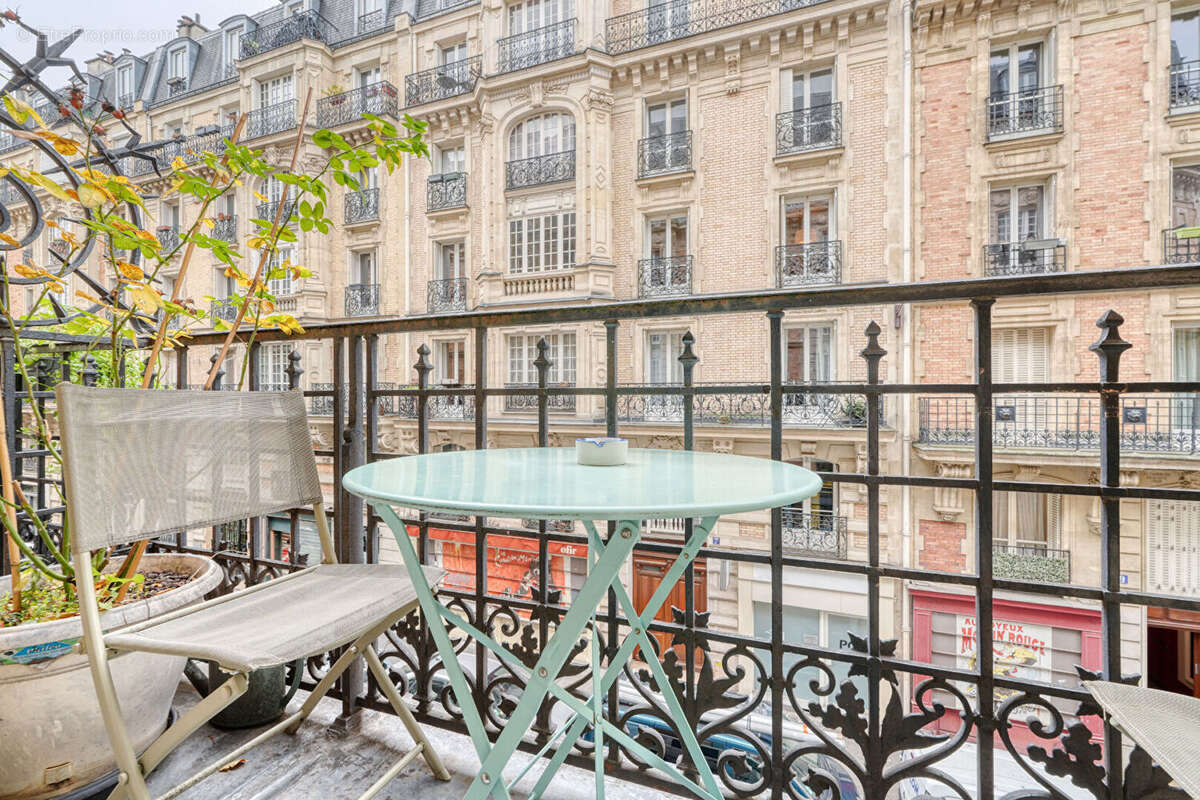 Appartement à PARIS-18E