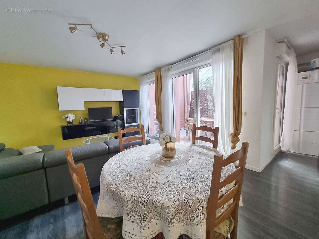 Appartement à STAINS