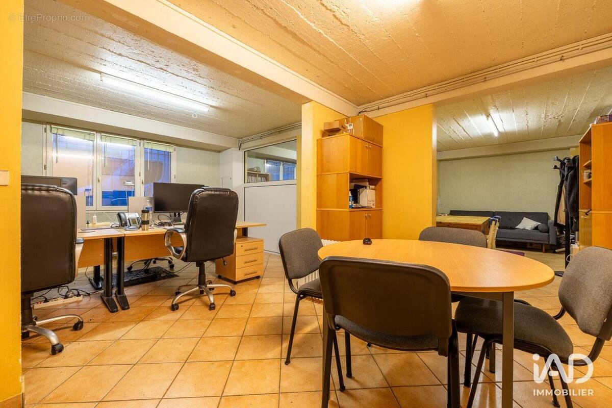 Photo 1 - Commerce à LONGJUMEAU